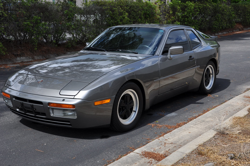 Illustration for article titled Porsche purists avert your eyes. Photoshop request